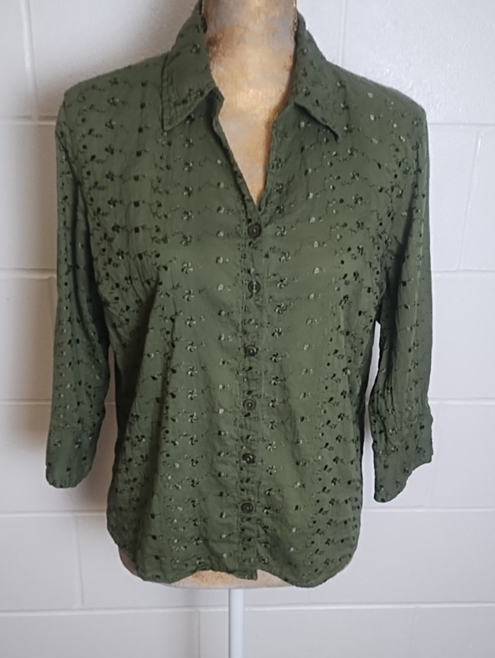 Soft Cotton Embroidered Button-Down Shirt in Olive Green 3/4 Sleeve